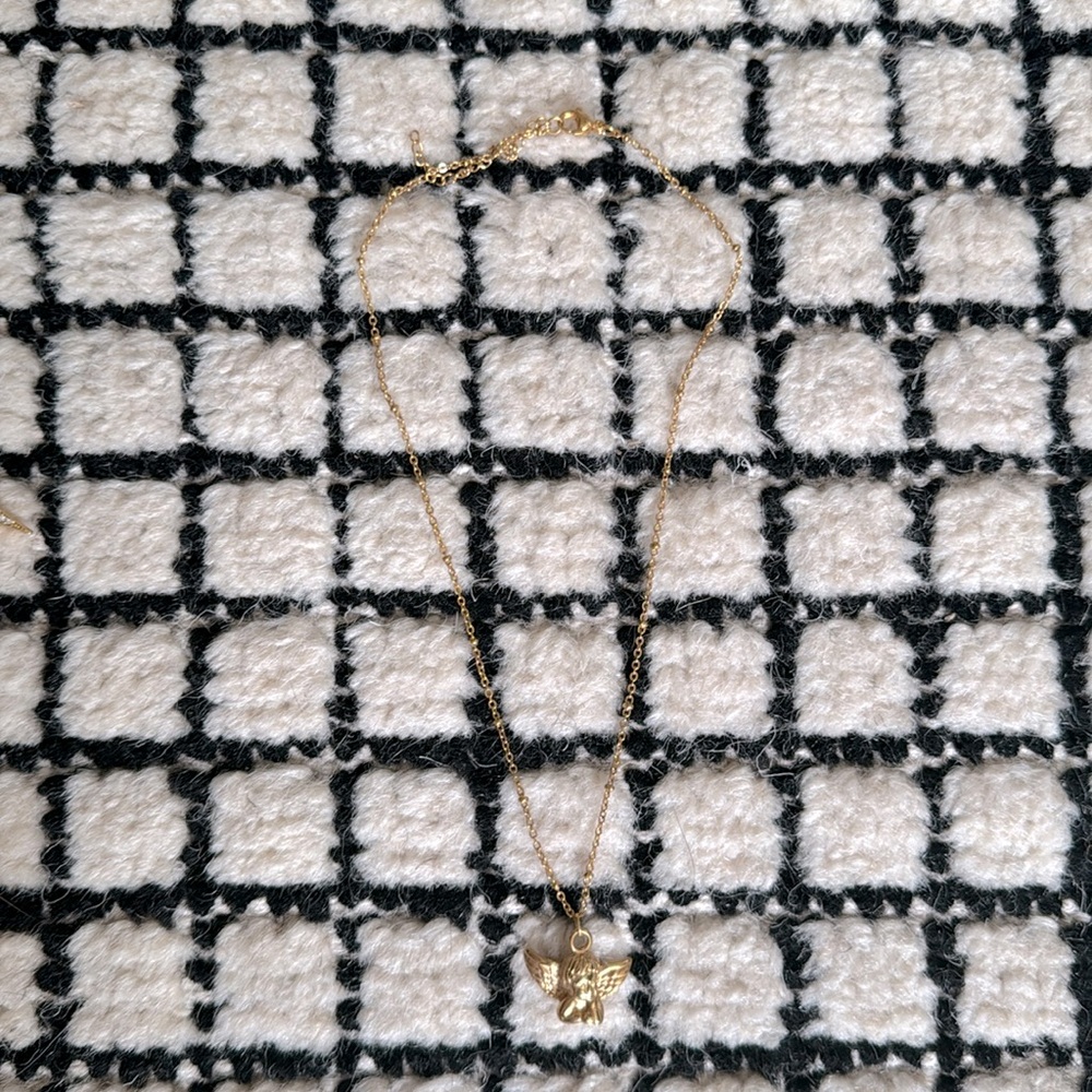 Ellie Vail Angel Necklace Gold
